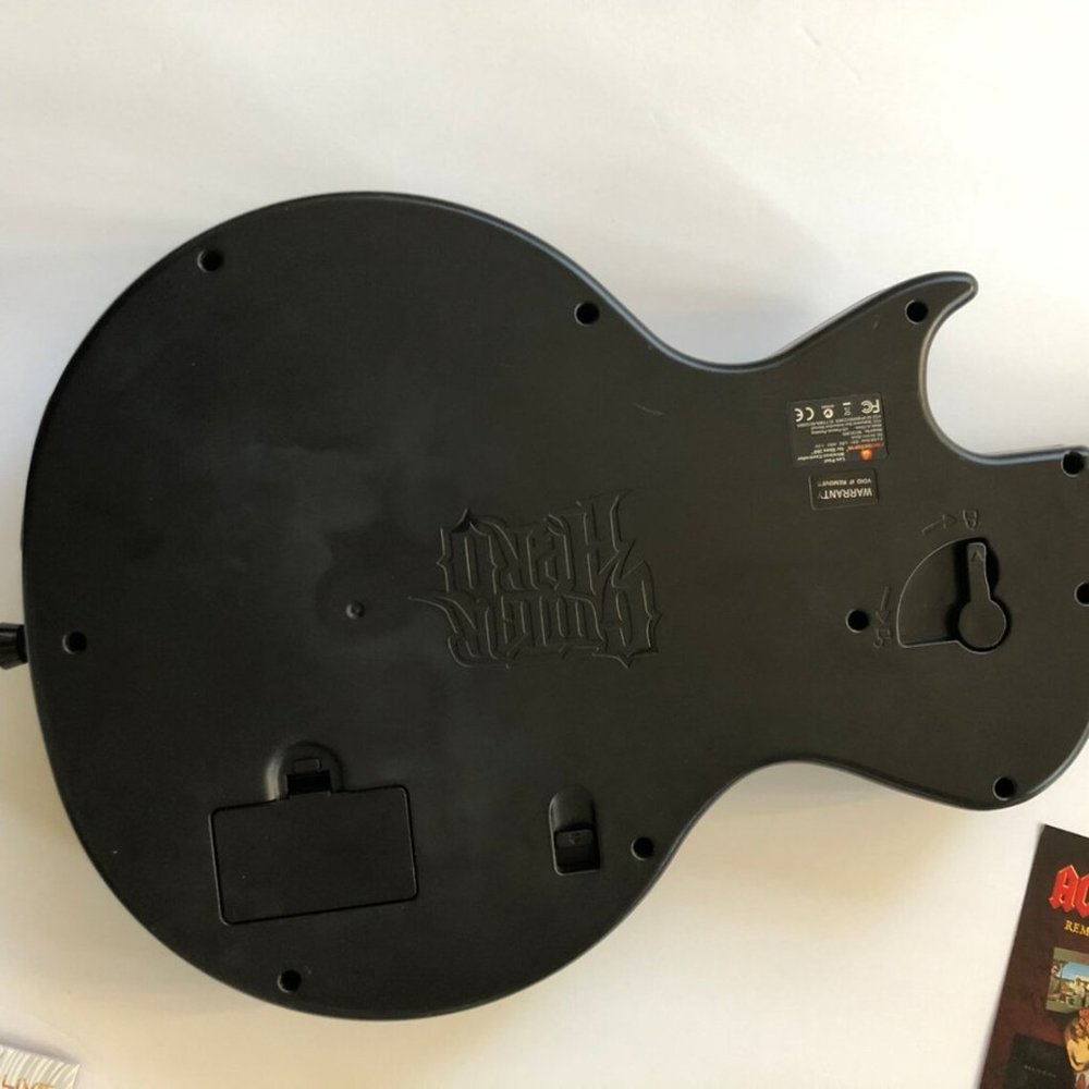 Xbox 360 Guitar Hero Gibson Les Paul Guitar Controller Bundle 6 Games RockBand, - Picture 4 of 9